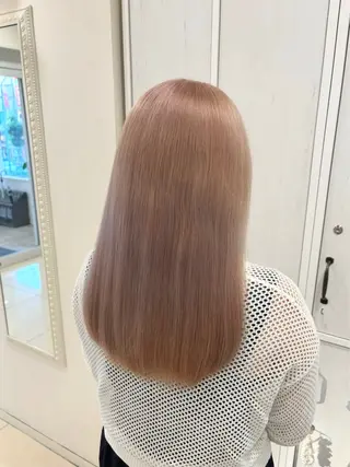 セミロング カラー 伊藤 綾のヘアスタイル