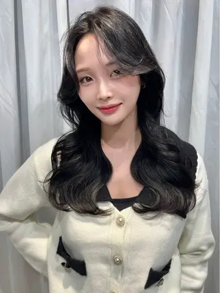 セミロング カラー 韓国ハッシュカット/ 新宿/髪質改善/岡崎のヘアスタイル