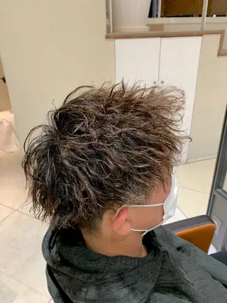 ショート パーマ 山中 翔平のヘアスタイル