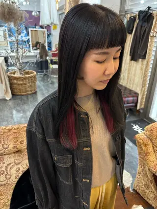 ロング カラー LOMARLIE JURIAのヘアスタイル