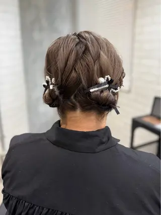 ミディアム shiori/透明感 /顔周り/髪質改善のヘアスタイル