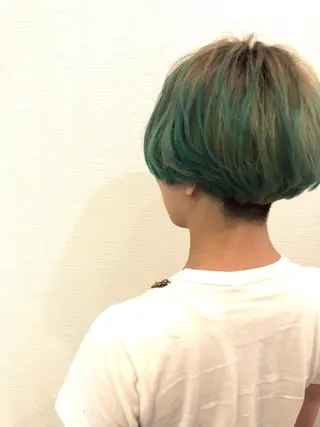 ショート カラー 平川 友希子のヘアスタイル