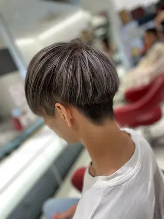 カラー メンズ トップスタイリスト 桂　嵩太のヘアスタイル