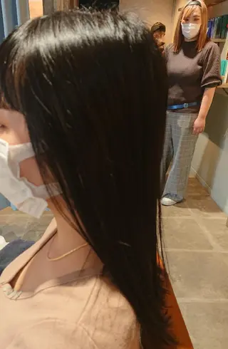 ロング alushe 岡 陽子のヘアスタイル