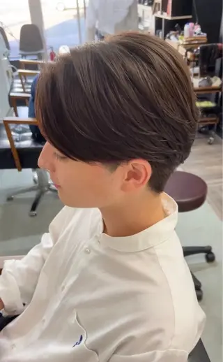 メンズ ハイトーン×艶カラー 🤍MIZUKIのヘアスタイル