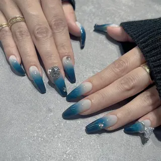 ネイル NEO Beauty Salon所属・𝐍𝐄𝐎 𝐉𝐔𝐑𝐈のネイルデザイン