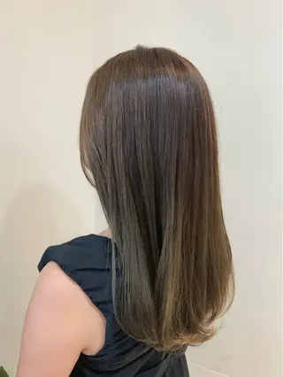 セミロング カラー 坂田 愛彩萌のヘアスタイル