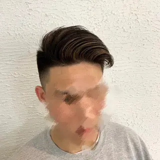 ショート 倉林隆一🐈 ダブルカラー/艶髪のヘアスタイル