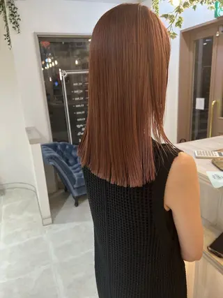 セミロング カラー 若泉 瀬菜のヘアスタイル