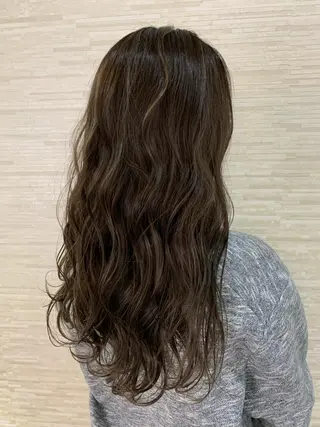 ロング 小笠原 菜緒のヘアスタイル