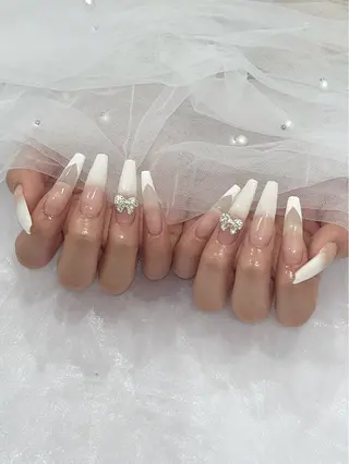 ネイル AKARI🎀 京橋nail&eyeのネイルデザイン