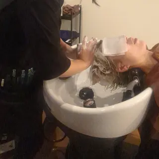 スパニスト 中川のヘアスタイル