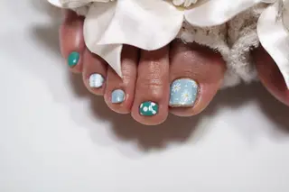 ネイル ママリンド　志村坂上店所属・しみ えんのネイルデザイン