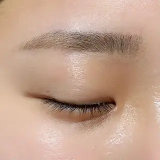 アイブロウ meguru／マツパ ／マツエク／束感のマツエク・マツパデザイン