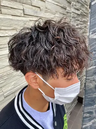ショート パーマ 塩谷黎✨ブリーチ無W カラーメンズパーマ✨のヘアスタイル