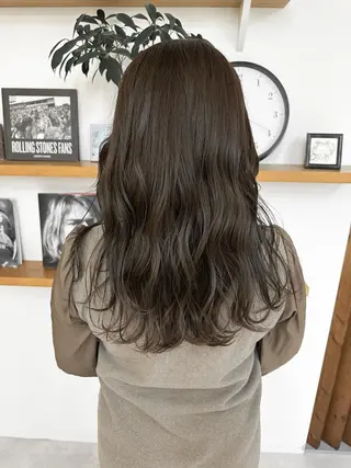 カラー リンダ所属・ベージュ/顔周り カット/スズキのヘアスタイル