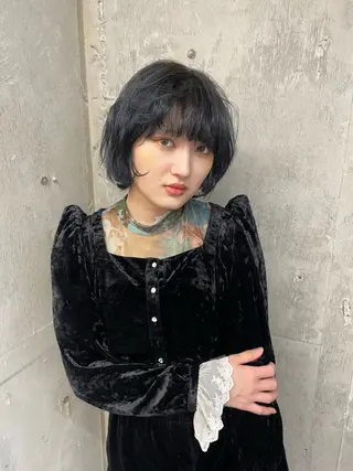 ミディアム 鈴木瑛里／ブロンド ベージュ／男女のヘアスタイル