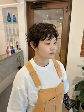 ショート パーマ 谷澤 朋佳のヘアスタイル