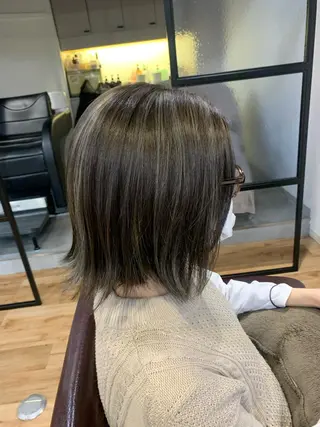 ミディアム カラー ハイライト✨髪質改善 TAKAさんです😊のヘアスタイル