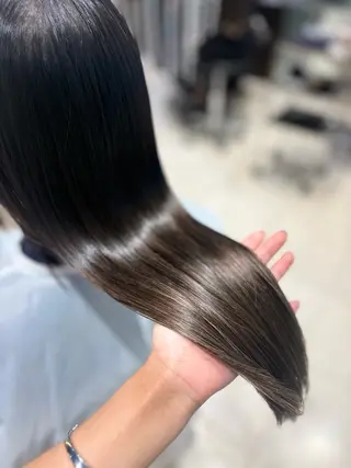 セミロング JEAN CLAUDE BIGUINE 横浜ベイクォーター店所属・Koharu 髪質改善カラーのヘアスタイル