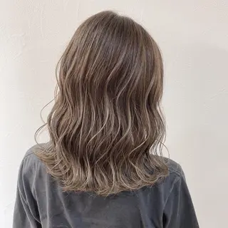 ミディアム カラー ハイライト／髪質改善 裕樹のヘアスタイル