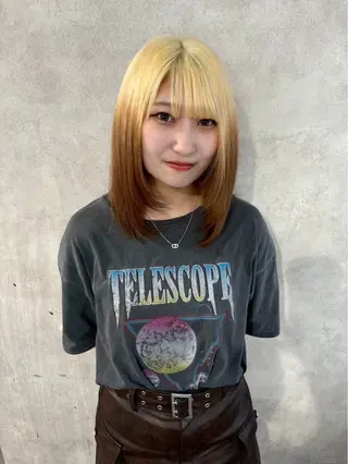 セミロング ハイトーン/エクステ YONIのヘアスタイル