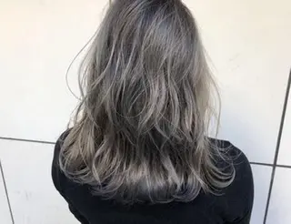 ミディアム カラー ケア剤オタク×海外 ヘア長谷川裕起のヘアスタイル