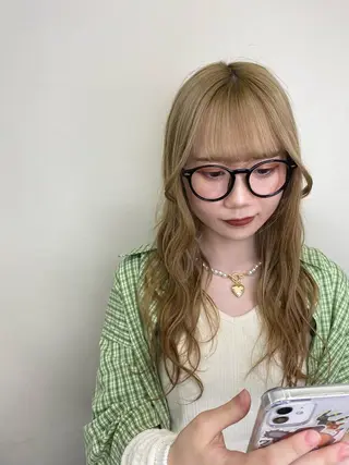 ミディアム カラー 藤野 凪沙のヘアスタイル