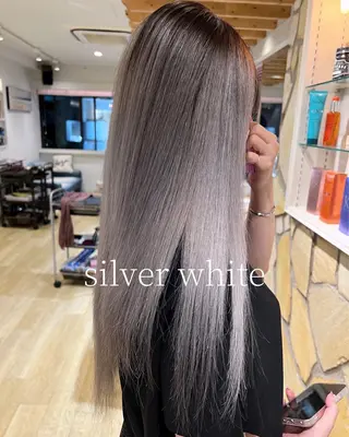 ロング 渋谷ハイトーン/ デザインカラー阿部のヘアスタイル