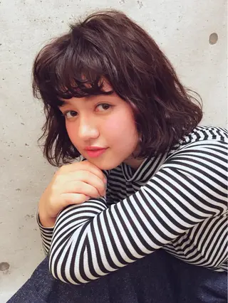 ショート ミディアム カラー パーマ やまだ まいのヘアスタイル
