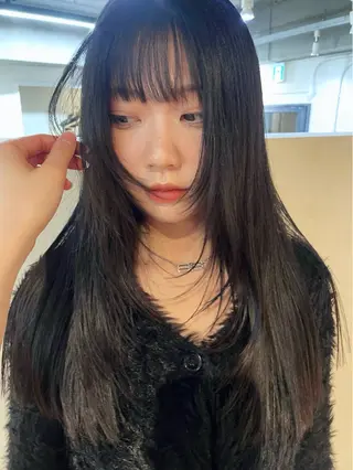 ロング mio ／ハイトーンのヘアスタイル