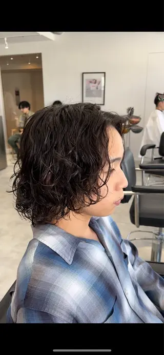 ミディアム パーマ メンズ 波巻きスパイラル🌀 新潟/万代/山下優のヘアスタイル