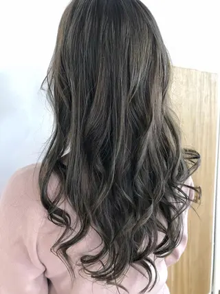 カラー 伊藤 かなのヘアスタイル