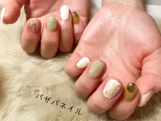 ネイル Yakko pas á pasのネイルデザイン