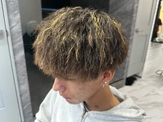 ショート カラー パーマ men’s salon dot. tokyo 横浜店所属・🔥メンズ特化 カット1100円🔥のヘアスタイル