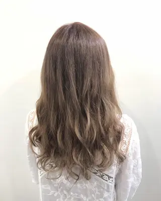 セミロング カラー 平尾 拓也のヘアスタイル