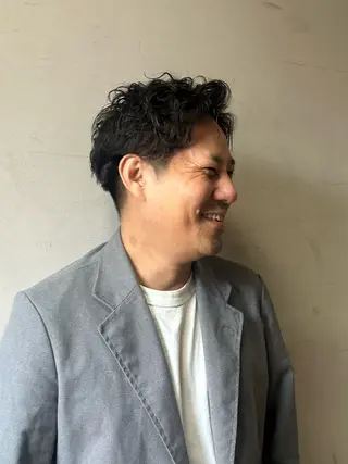 パーマ メンズ ナチュラル大人っぽい スタイル　MAORIのヘアスタイル