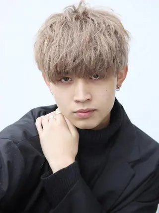 メンズ カラー特化サロン Eir心斎橋のヘアスタイル