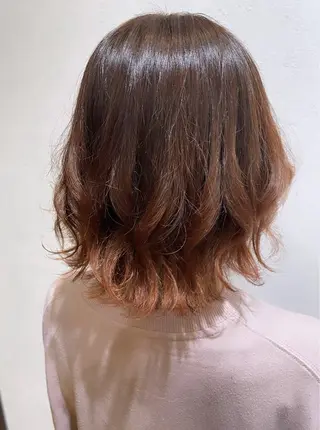 カラー 岡村 真子のヘアスタイル