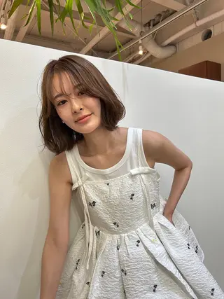ミディアム 小西 瑞穂のヘアスタイル