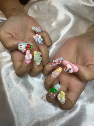 ネイル 濱岡 咲のネイルデザイン