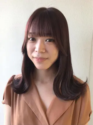 ミディアム 佐山 聖玲奈のヘアスタイル