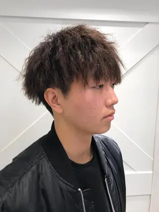 ショート カラー パーマ メンズ 平内 賢人のヘアスタイル