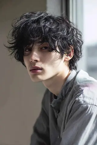 ミディアム パーマ Luana 【公式】 / メンズのヘアスタイル