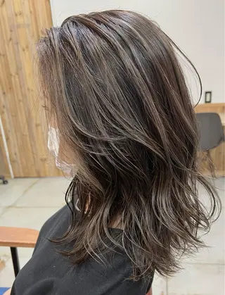 ミディアム hair  design Norm所属・ハイライトバレイヤー ジュ🎨川村聖吾🎨のヘアスタイル