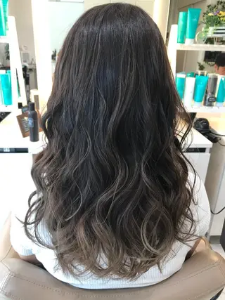 ロング カラー 清藤 綾のヘアスタイル