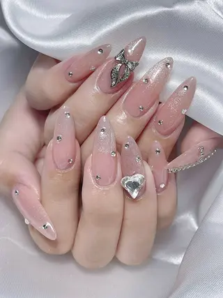 ネイル LEELA NAIL STUDIO所属・LEELA NAIL STUDIOのネイルデザイン