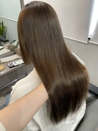ロング sherry【シェリー】所属・miho 大国町 柔らかいハイトーンのヘアスタイル