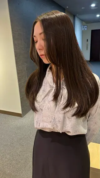 ロング ゆい/パーマ/レイヤ ー/似合わせカラーのヘアスタイル