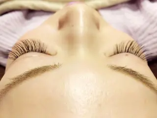 マツエク・マツパ シールエクステ/ ハイトーンカラーのヘアスタイル